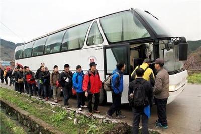 带宝宝做长途大巴出去旅游,半路上我就后悔了